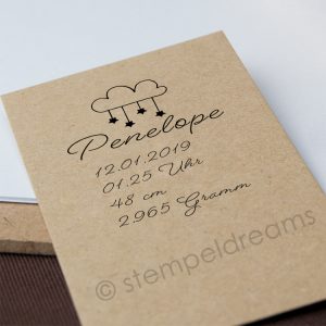 Geburtstempel 6 cm x 4 cm – mit Namen, Datum, Größe und Gewicht – personalisiert mit deinen Daten – Stempel zur Geburt – Wolke mit Sternchen – 301